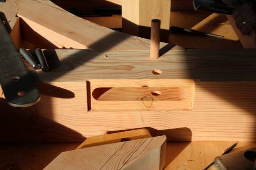 Detail: kneebrace joinery