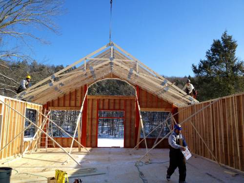 Scissor truss for wide open great room space