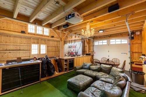 38' x 60' Lenox Carriage Barn • Interior