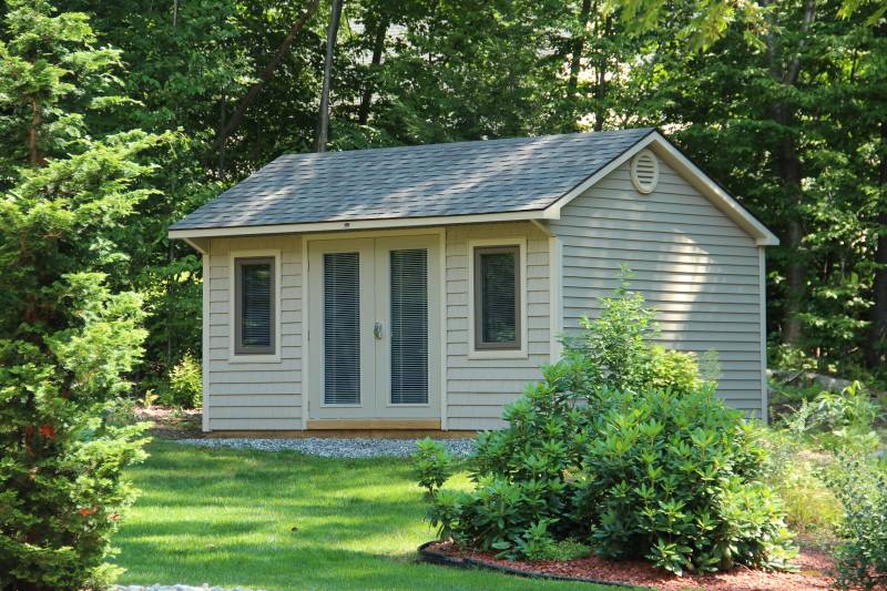 Traditional Quaker with Vinyl Siding & Cedar Impressions