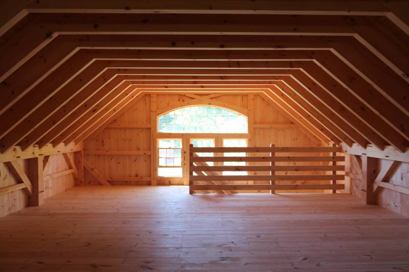 Spacious upstairs floor space