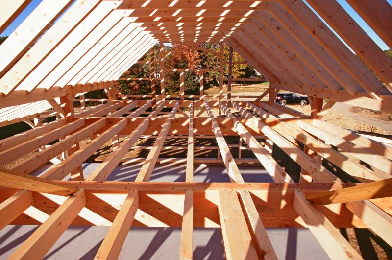 Second floor with dovetailed floor joists & 3' knee wall