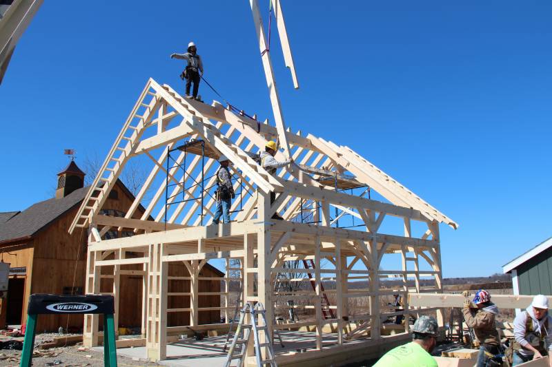 Raising a 26' x 28' Carriage Barn on Display in Ellington CT