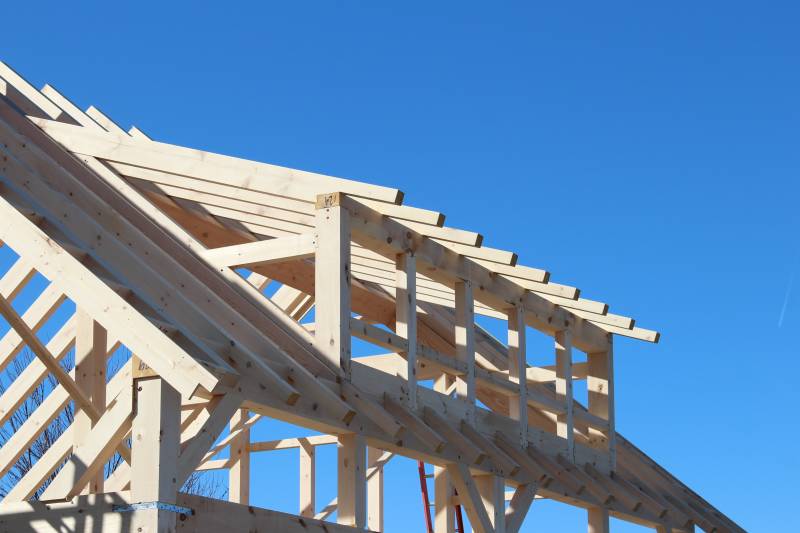 Timber frame transom dormer