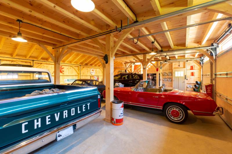 32' x 42' Lenox Carriage Barn • First Floor