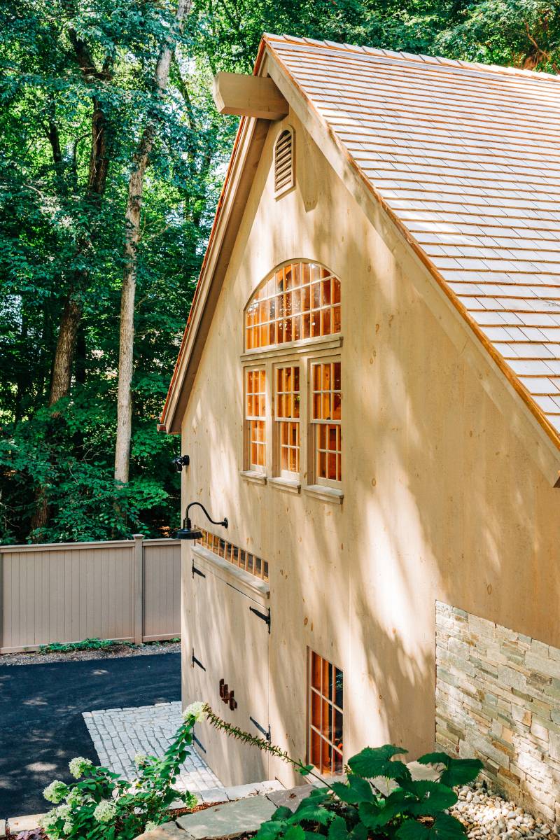 Cantilever Ridge Beam • Post & Beam Barn