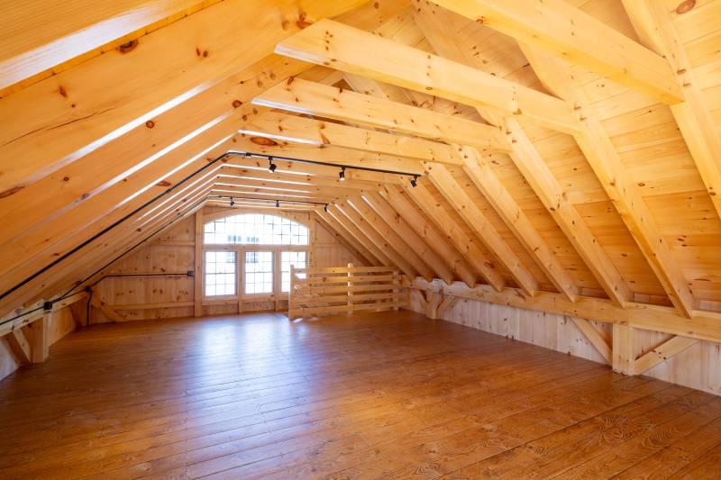 10-12 Roof Pitch • Post & Beam Barn