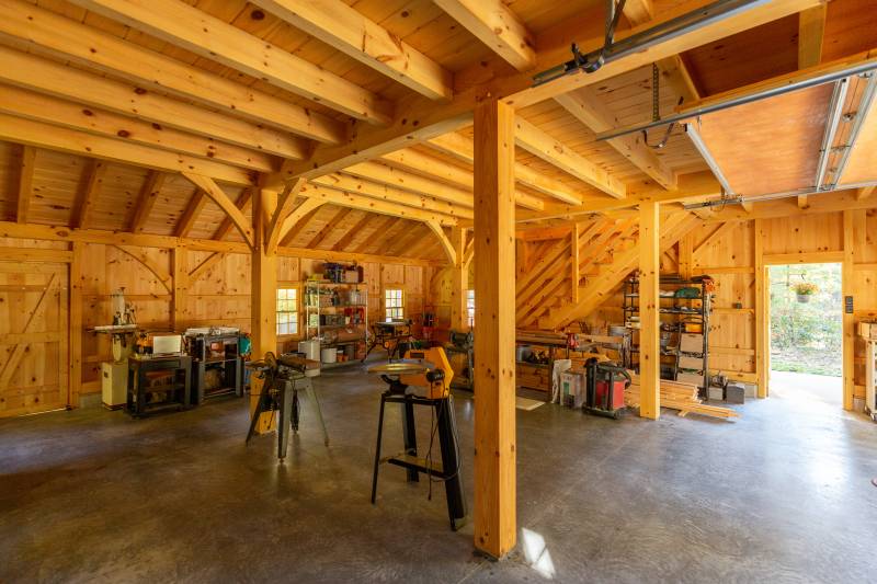 32' x 32' Lenox Carriage Barn • First Floor