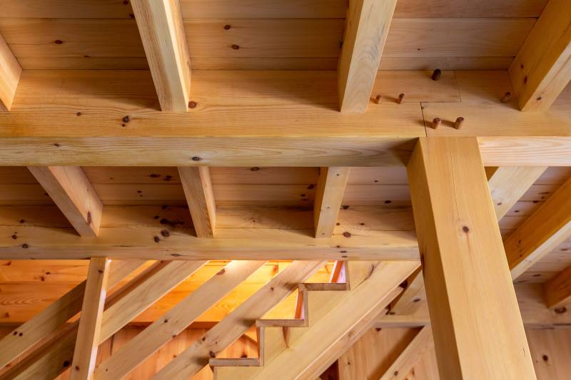 Eastern White Pine Timbers • Traditional Joinery using Hardwood Oak Pegs