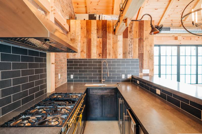 Stovetop • Oven • Sink • Miniature Fridge • Perfect for Poolside Snacks