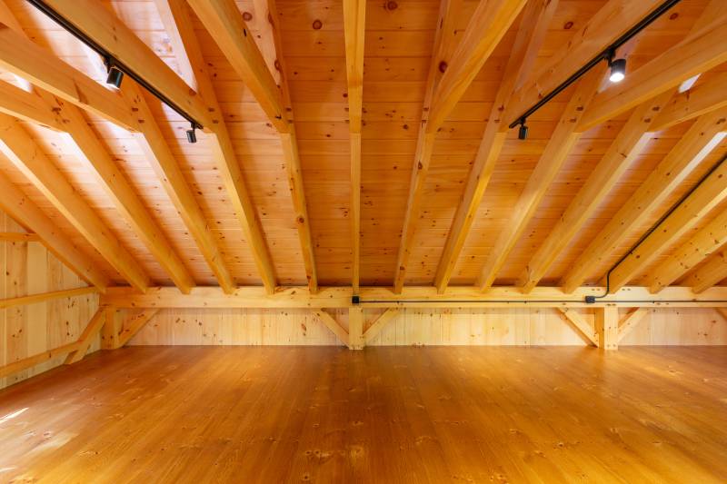 3' Knee-Wall Height • Timber Frame Barn