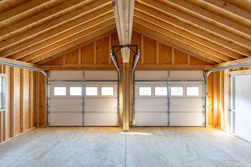 Two bays offer plenty of space
