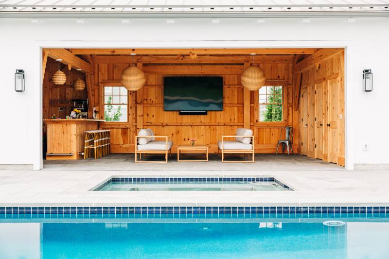 A closer look at the Montauk Pool House’s interior • post & beam timber frame