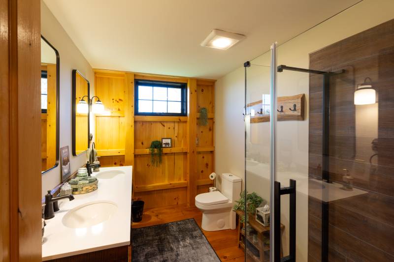 The barn boasts a spacious full sized bathroom