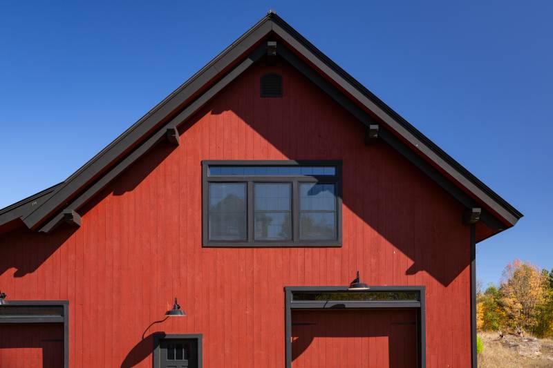 2'6" Gable & Eave Overhangs • Timber Show Rafter Accent