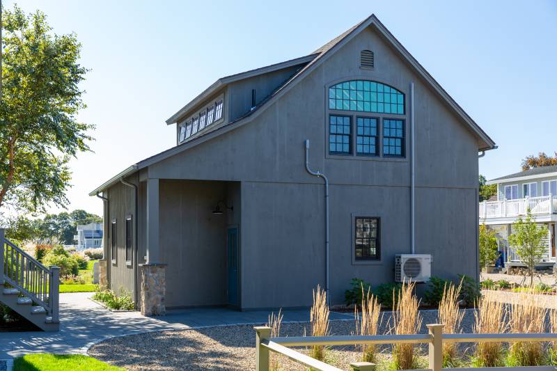 A second entryway can be found in the back