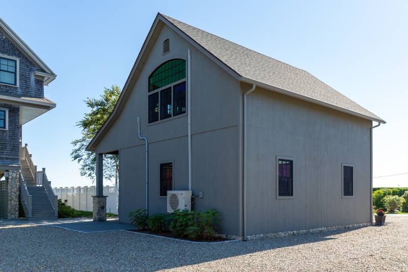 12'8" Eave Height • 10-12 Roof Pitch • Coastal Carriage Barn