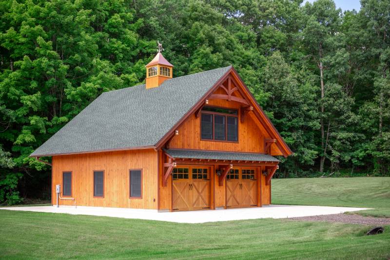 32" Gable & Eave Overhangs