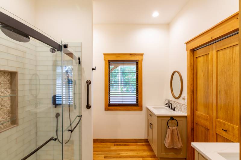 The ADU’s full bathroom