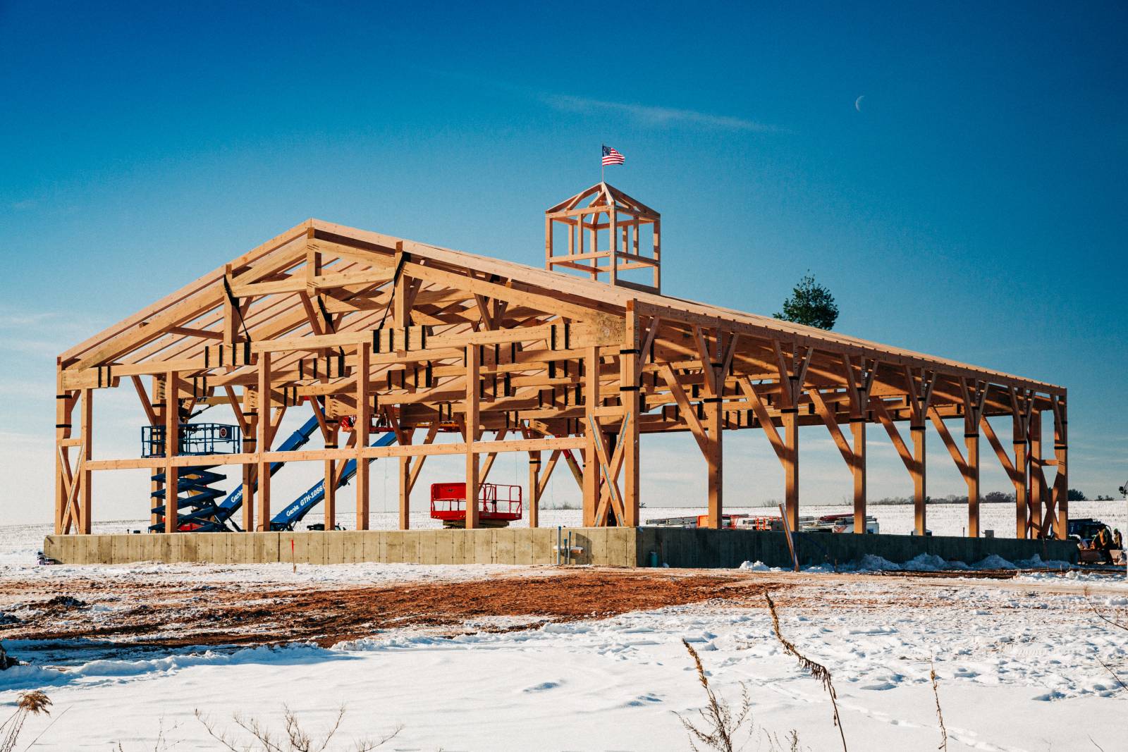 76' x 105' Custom Timber Frame Airplane Hangar
