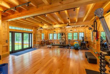 24' x 32' Plymouth Carriage Barn Shown with Options