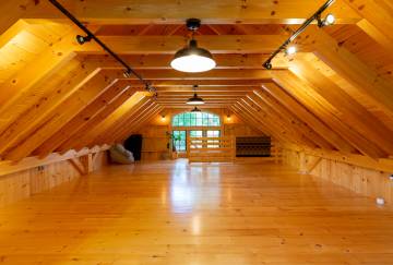 24' x 32' Plymouth Carriage Barn Shown with Options