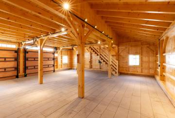 32' x 32' Lenox Carriage Barn Shown with Options
