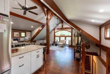 44' x 32' Hamilton Carriage Barn Shown with Options