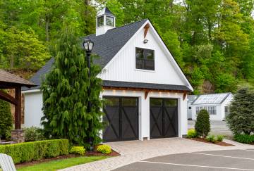 24' x 24' Newport Garage Shown with Options