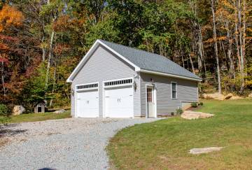 24' x 24' Roosevelt Garage Shown with Options