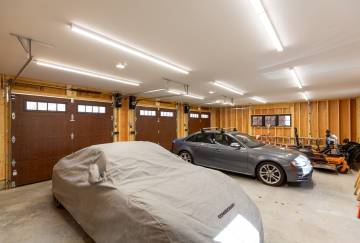 26' x 40' Newport Garage Shown with Options