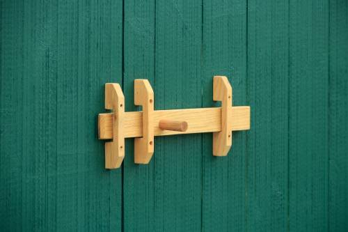 Oak Latch