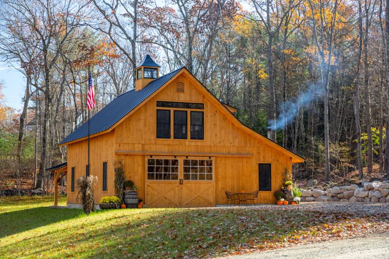 32' x 32' Lenox Carriage Barn