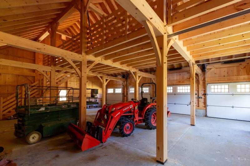 11' 2" plate height • Timber frame working barn