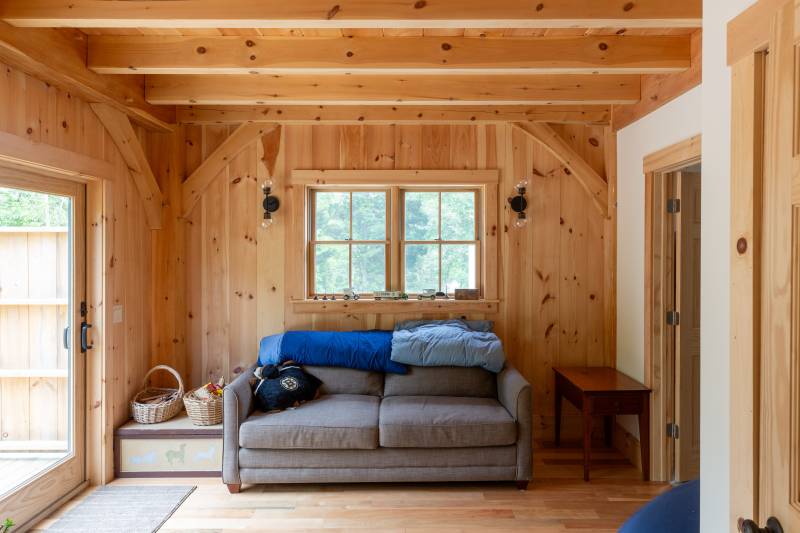 A guest bedroom • Entrance from the deck on the left