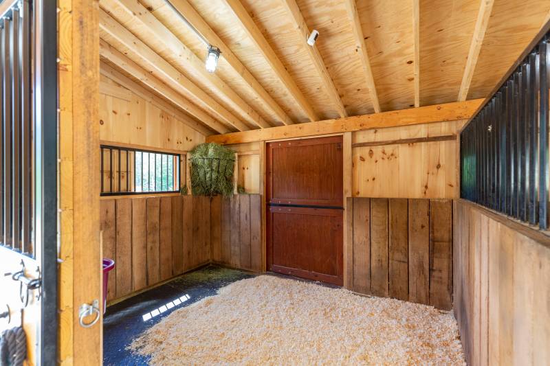 12' x 10' horse stall • 1" thick, 4" high oak kickboards
