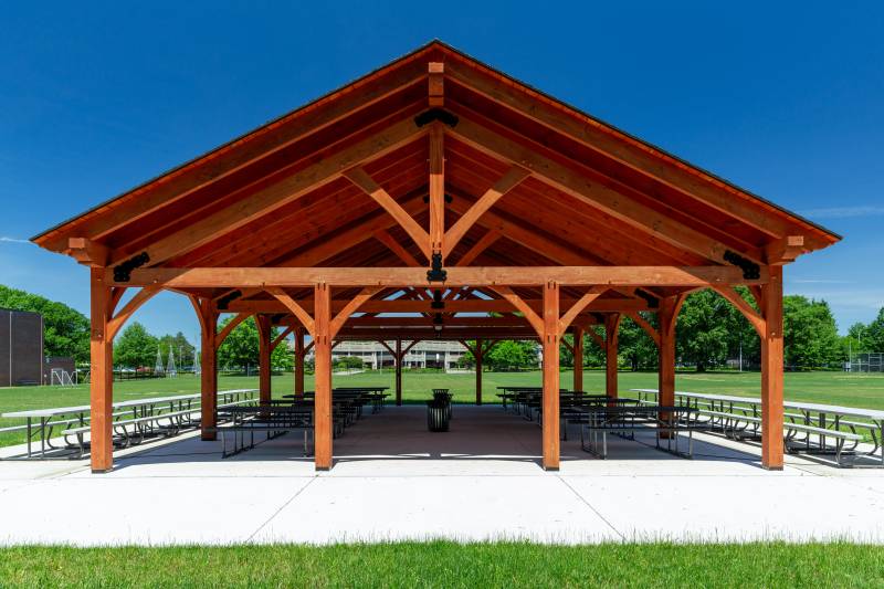 6-12 Roof Pitch • 18" Gable & Eave Overhangs