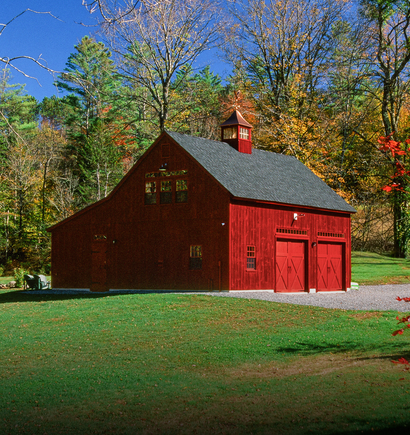 34' x 34' Lenox Carriage Barn Drive Button